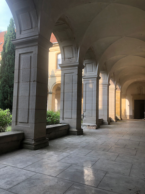 Klooster galerij buiten